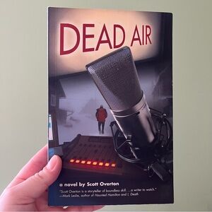 📚 4/25$ 📚 Dead Air by Scott Overton Signed Book